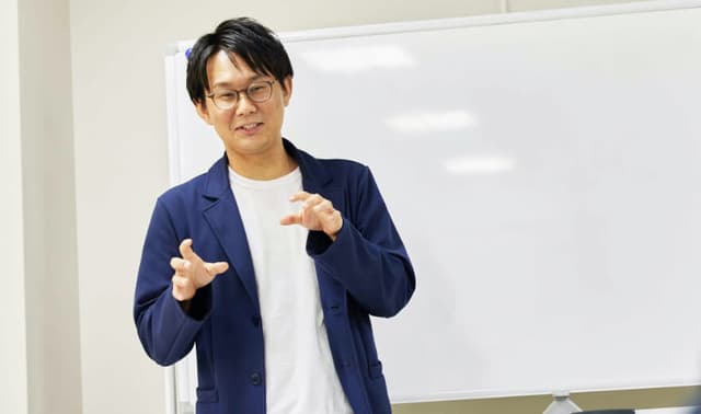 オンラインスクールの講座を受講している様子