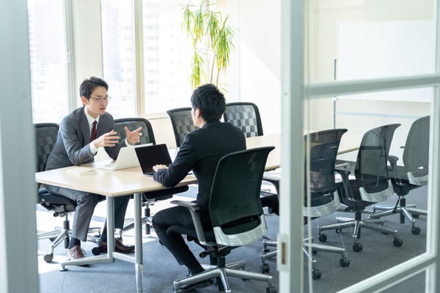 売上高が15%アップ！若手社員をやる気にさせるノーレイティングとは？