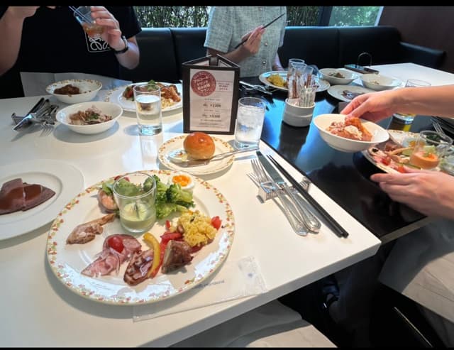 【ランチ会レポ】日航ホテルの“肉フェス”ビュッフェで満腹＆満足！