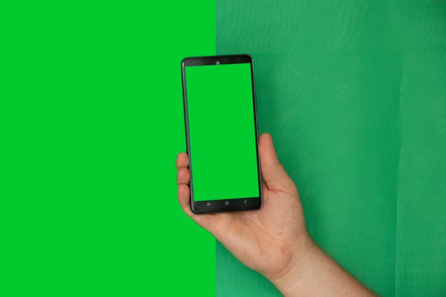 LINE広告のターゲティング一覧を解説！配信面や活用例についてもあわせて紹介￼