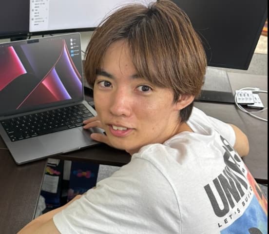スタッフ紹介〜〜〜〜〜!
